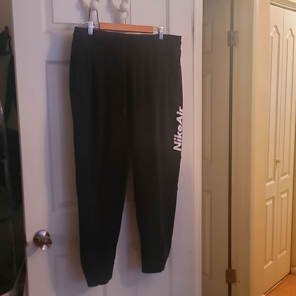 Nike sweatpants - Picture 1 of 2